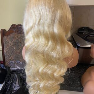Luxurious Golden Blonde Wavy Hair Extension
